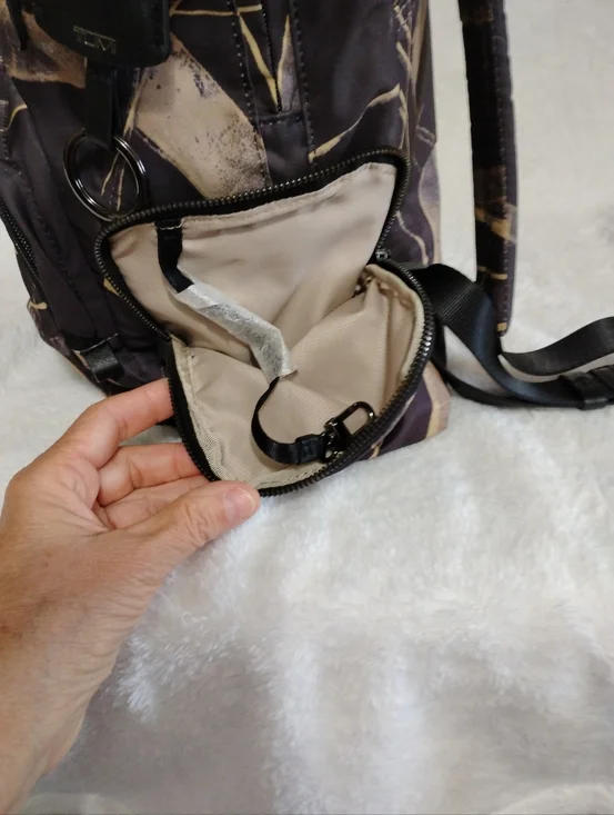 TUMI Voyageur Carson Backpack Nylon Leather ~Lines Print~ EUC - Picture 6 of 15